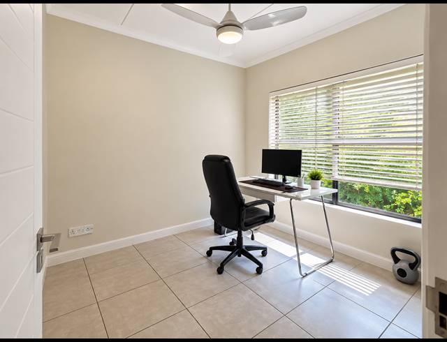 2 BEDROOM SECTIONAL TITLE TO LET IN BALLITO CENTRAL